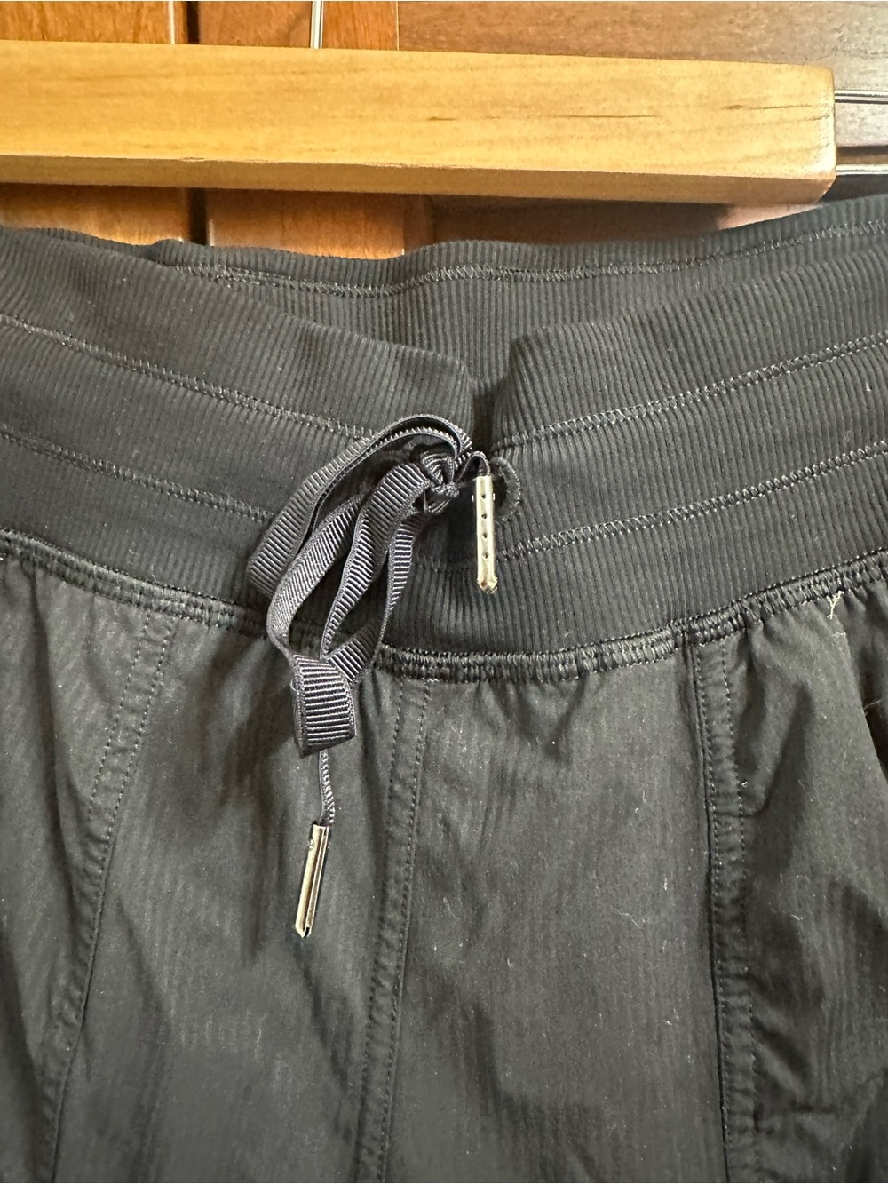 lululemon athletica women’s drawstring lightweight athletic pants - Picture 4 of 4